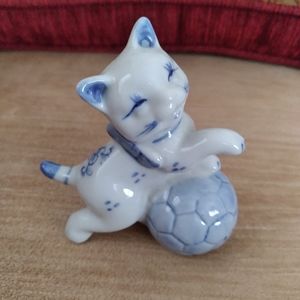 Vintage miniature blue and white cat